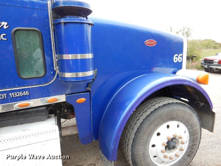 image for item KY9690 2009 Peterbilt 367  dump truck