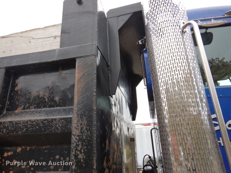 image for item KY9690 2009 Peterbilt 367  dump truck