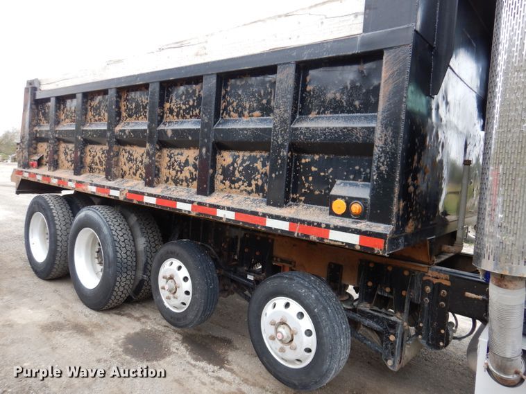 image for item KY9690 2009 Peterbilt 367  dump truck