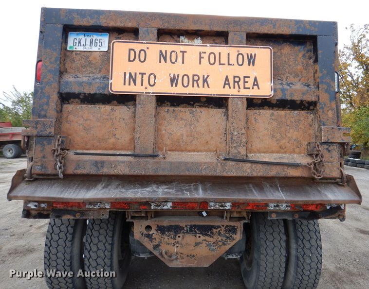 image for item KY9690 2009 Peterbilt 367  dump truck