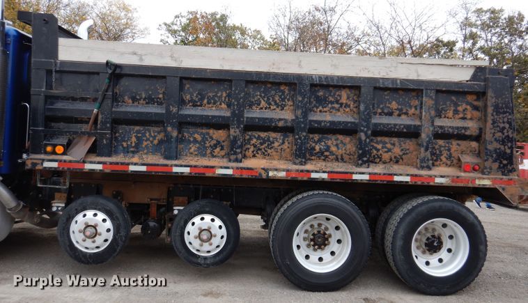 image for item KY9690 2009 Peterbilt 367  dump truck