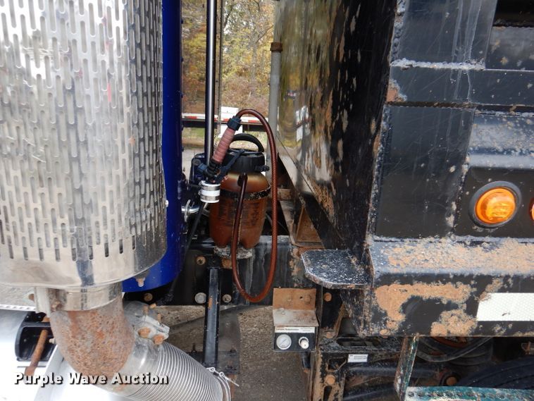 image for item KY9690 2009 Peterbilt 367  dump truck