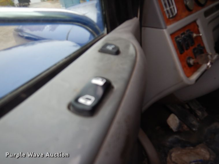 image for item KY9690 2009 Peterbilt 367  dump truck