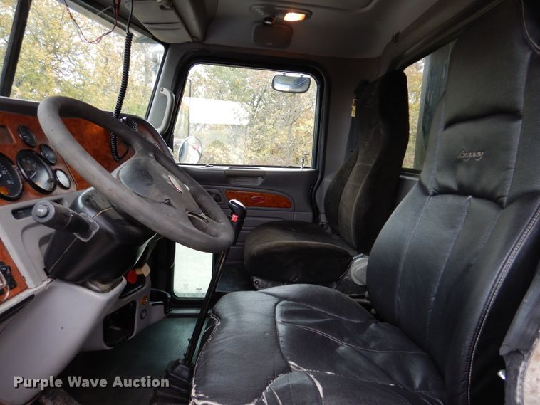 image for item KY9690 2009 Peterbilt 367  dump truck