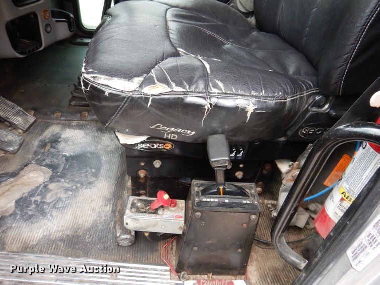 image for item KY9690 2009 Peterbilt 367  dump truck