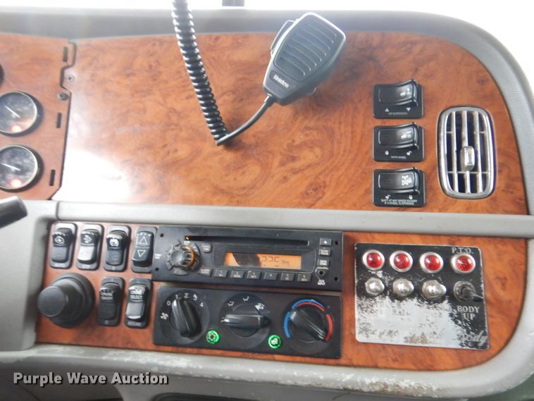 image for item KY9690 2009 Peterbilt 367  dump truck