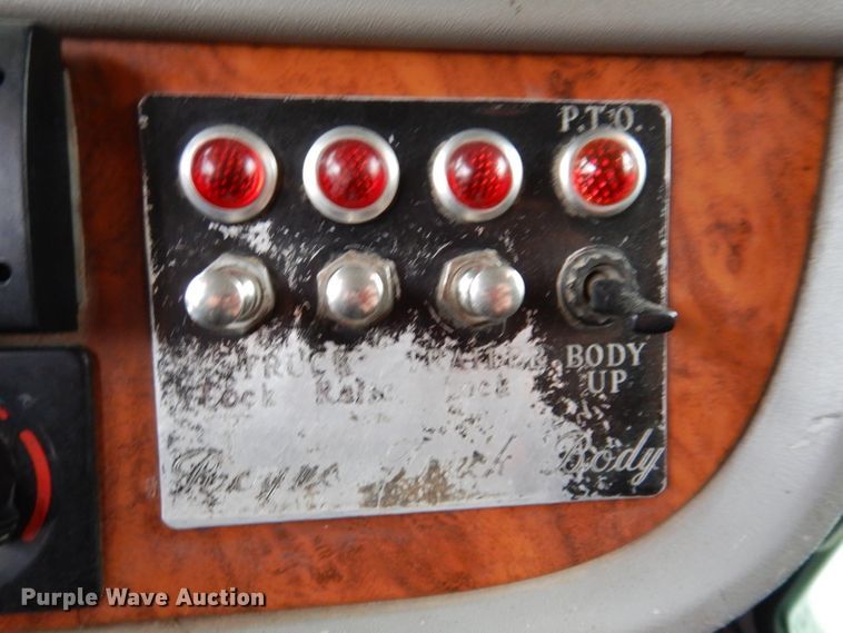 image for item KY9690 2009 Peterbilt 367  dump truck