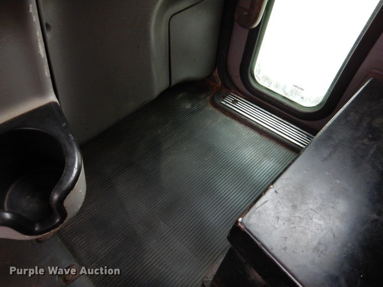 image for item KY9690 2009 Peterbilt 367  dump truck