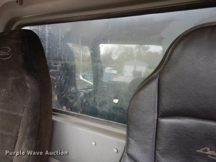 image for item KY9690 2009 Peterbilt 367  dump truck