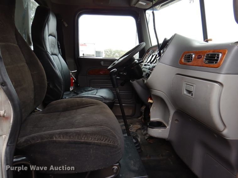 image for item KY9690 2009 Peterbilt 367  dump truck