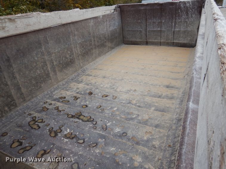 image for item KY9690 2009 Peterbilt 367  dump truck