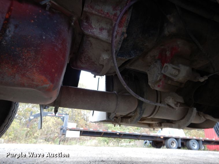 image for item KY9690 2009 Peterbilt 367  dump truck