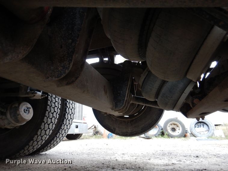 image for item KY9690 2009 Peterbilt 367  dump truck