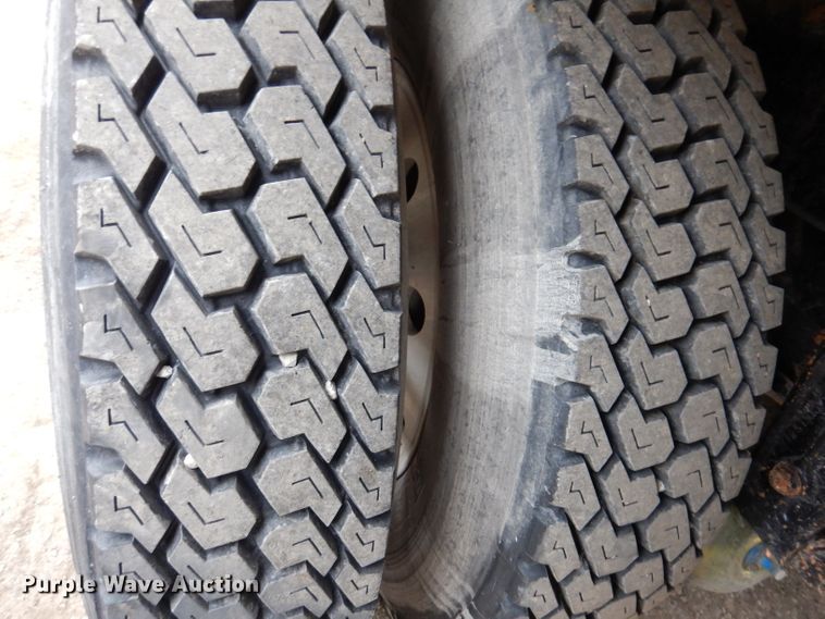 image for item KY9690 2009 Peterbilt 367  dump truck