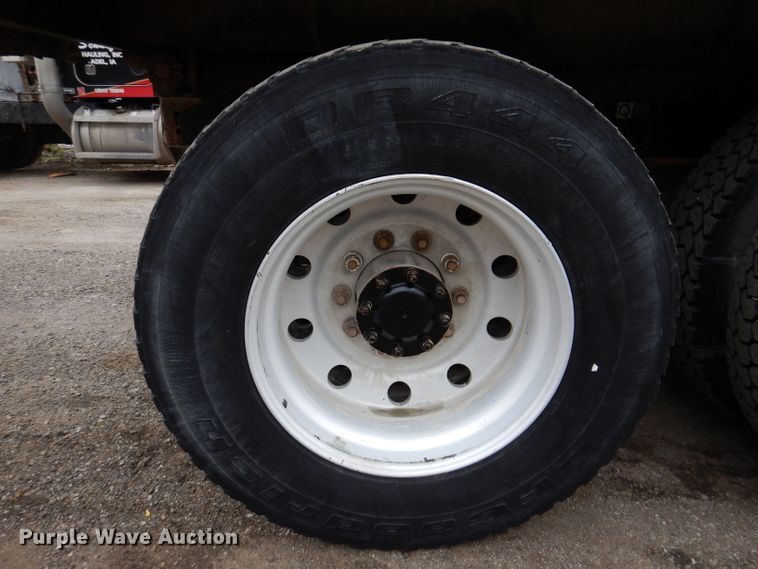 image for item KY9690 2009 Peterbilt 367  dump truck