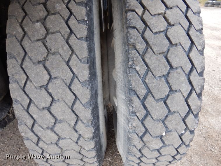 image for item KY9690 2009 Peterbilt 367  dump truck