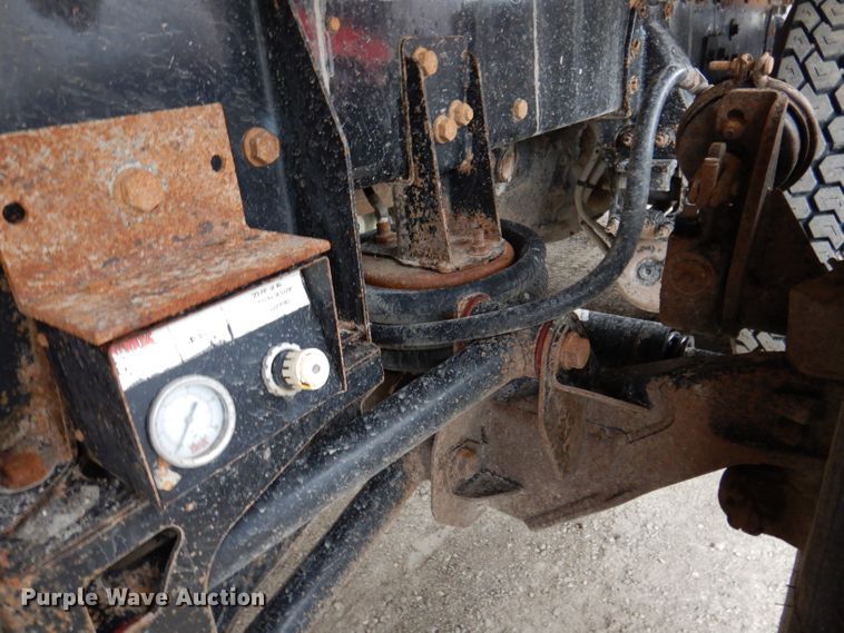 image for item KY9690 2009 Peterbilt 367  dump truck