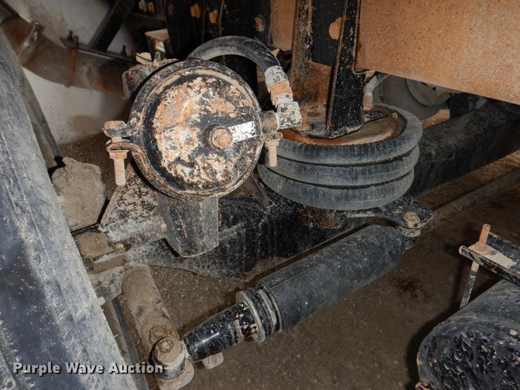 image for item KY9690 2009 Peterbilt 367  dump truck