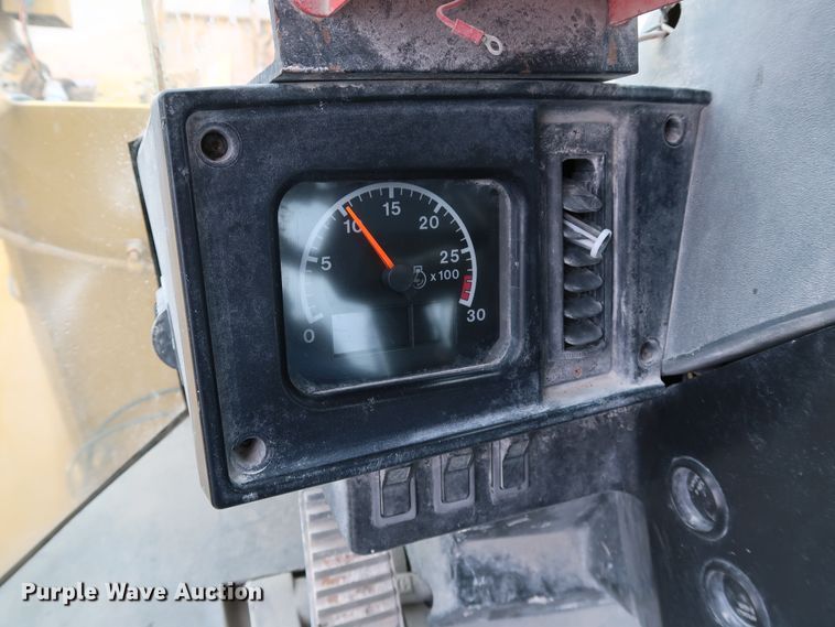 image for item DJ2393 1998 Caterpillar 950G  wheel loader