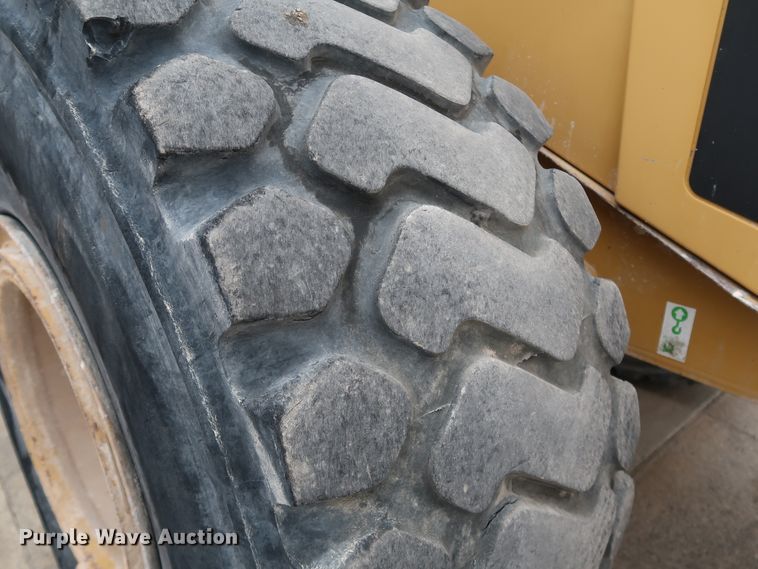 image for item DJ2393 1998 Caterpillar 950G  wheel loader