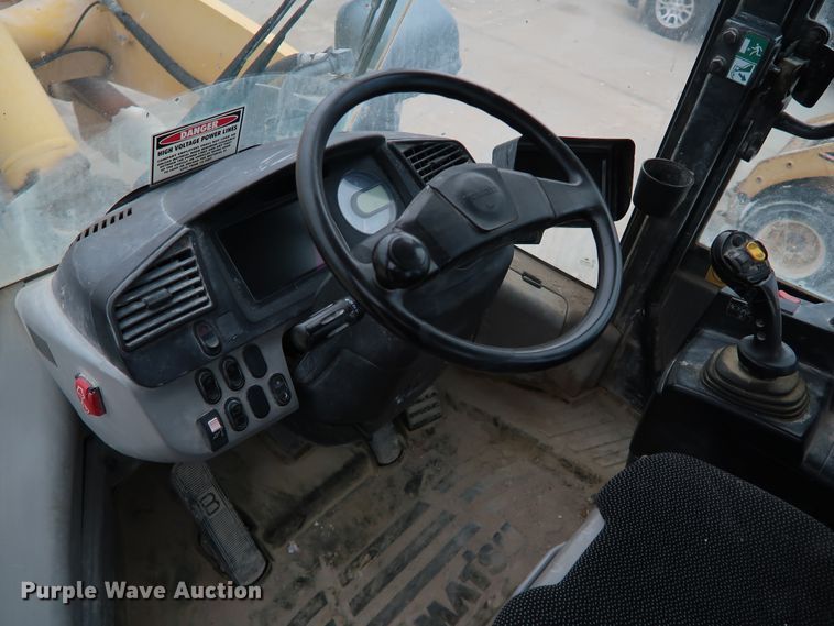 image for item DJ2395 2016 Komatsu WA320-7  wheel loader