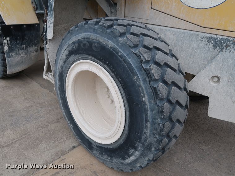 image for item DJ2396 2004 Komatsu WA200-5  wheel loader