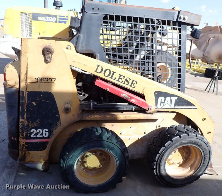 image for item DJ2398 2003 Caterpillar 226  skid steer loader