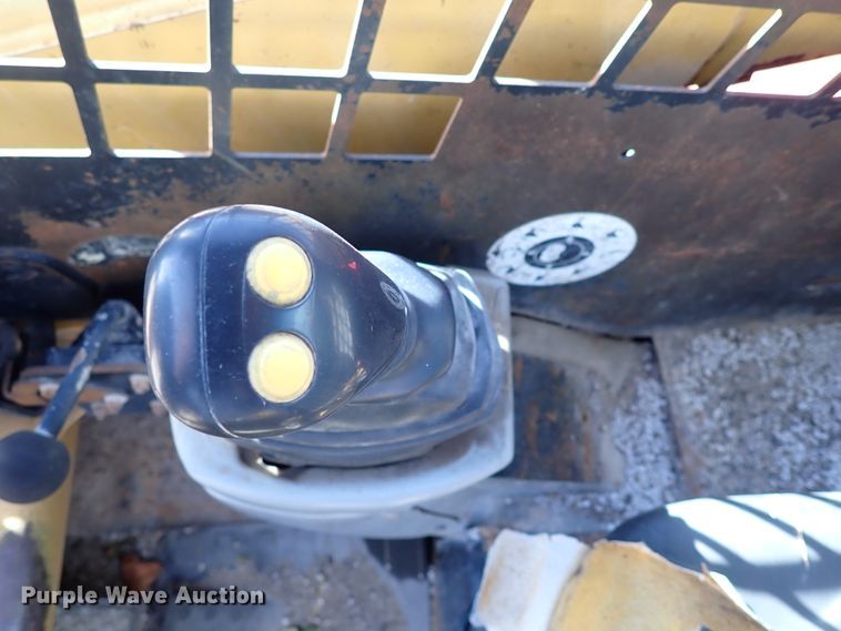 image for item DJ2398 2003 Caterpillar 226  skid steer loader
