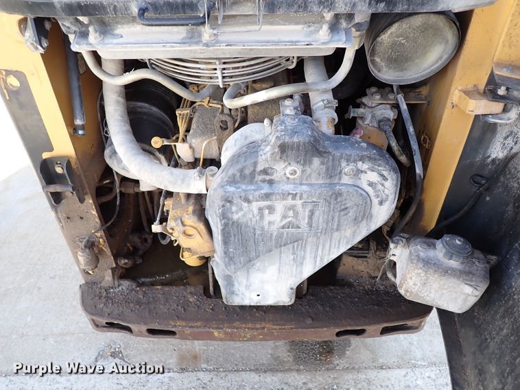 image for item DJ2398 2003 Caterpillar 226  skid steer loader