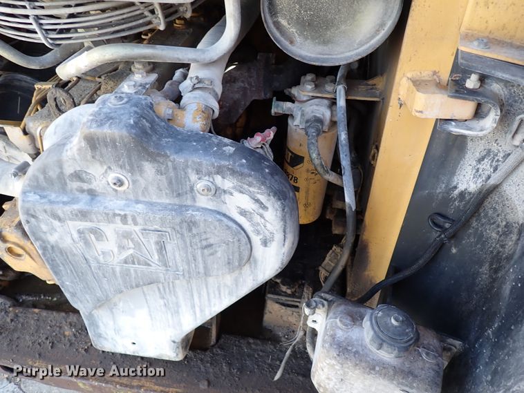 image for item DJ2398 2003 Caterpillar 226  skid steer loader