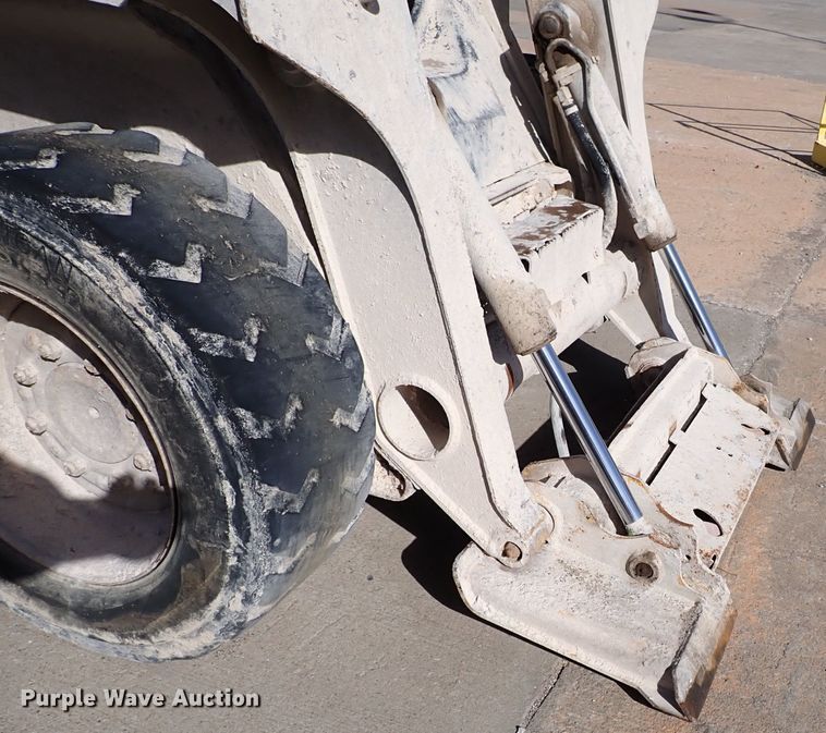 image for item DJ2399 2010 John Deere 318D  skid steer loader