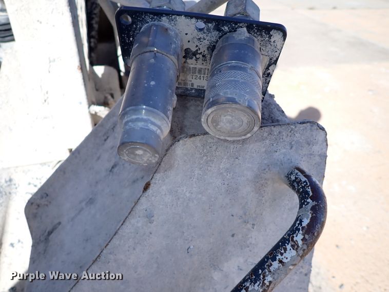 image for item DJ2399 2010 John Deere 318D  skid steer loader