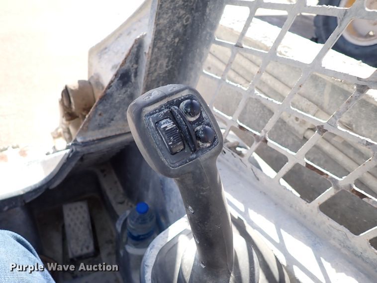 image for item DJ2399 2010 John Deere 318D  skid steer loader