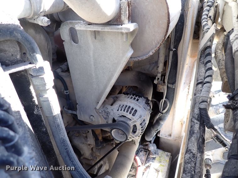 image for item DJ2399 2010 John Deere 318D  skid steer loader