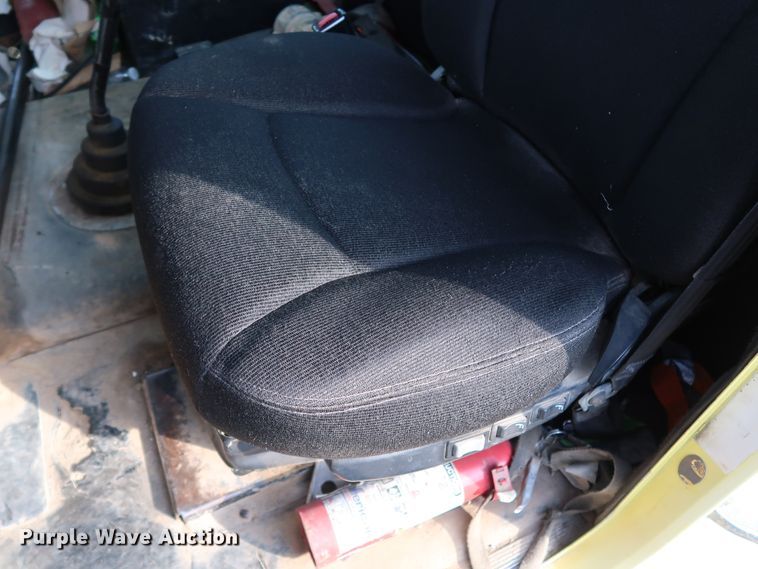 image for item DJ2401 2008 Freightliner FLD120  semi truck