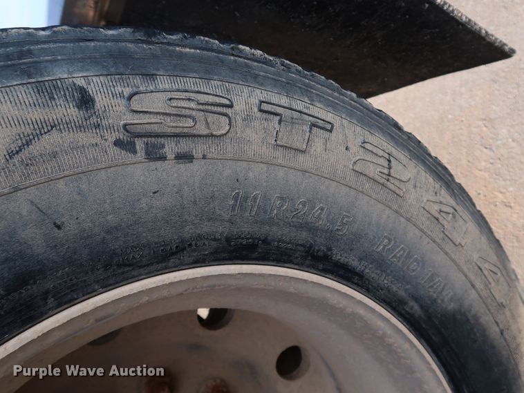 image for item DJ2401 2008 Freightliner FLD120  semi truck