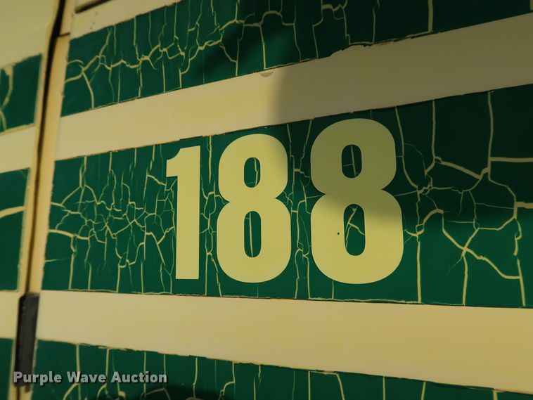 image for item DJ2401 2008 Freightliner FLD120  semi truck