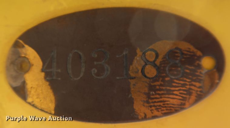 image for item DJ2401 2008 Freightliner FLD120  semi truck