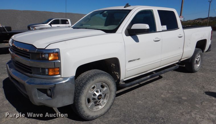 image for item DL0678 2017 Chevrolet Silverado 2500HD LT  Crew Cab pickup truck
