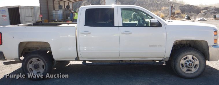 image for item DL0678 2017 Chevrolet Silverado 2500HD LT  Crew Cab pickup truck