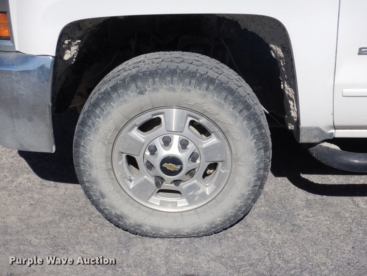 image for item DL0678 2017 Chevrolet Silverado 2500HD LT  Crew Cab pickup truck