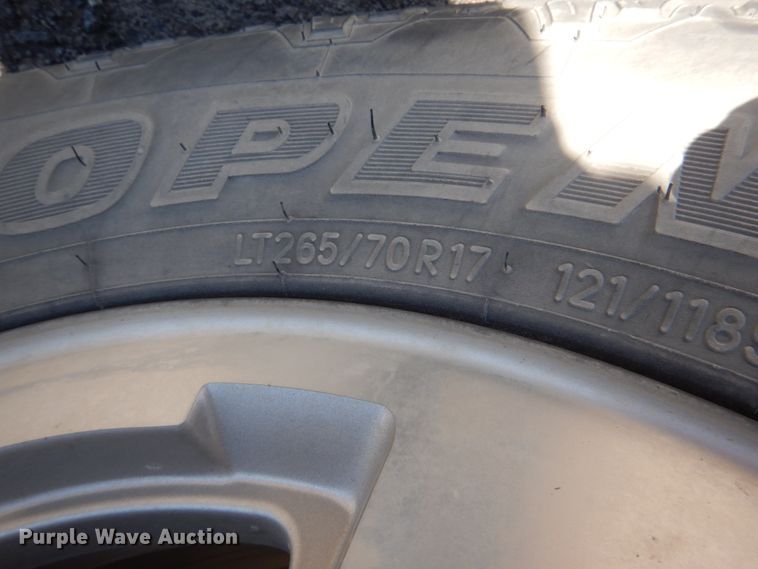 image for item DL0678 2017 Chevrolet Silverado 2500HD LT  Crew Cab pickup truck