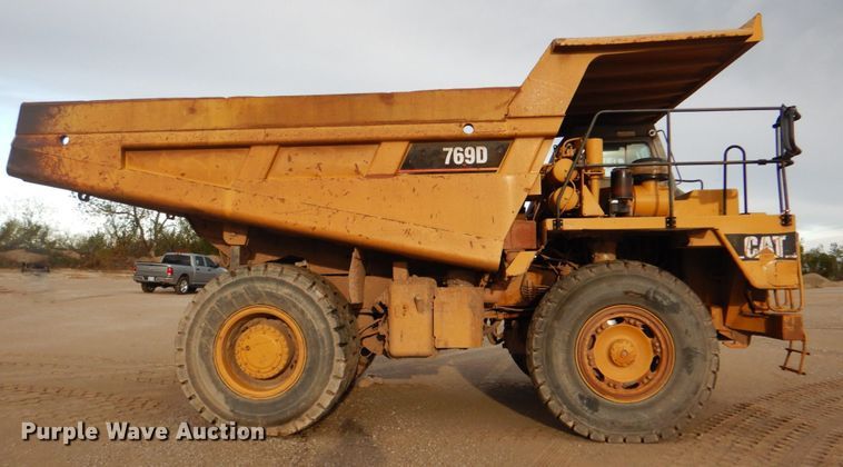 image for item DN6524 2000 Caterpillar 769D  haul truck