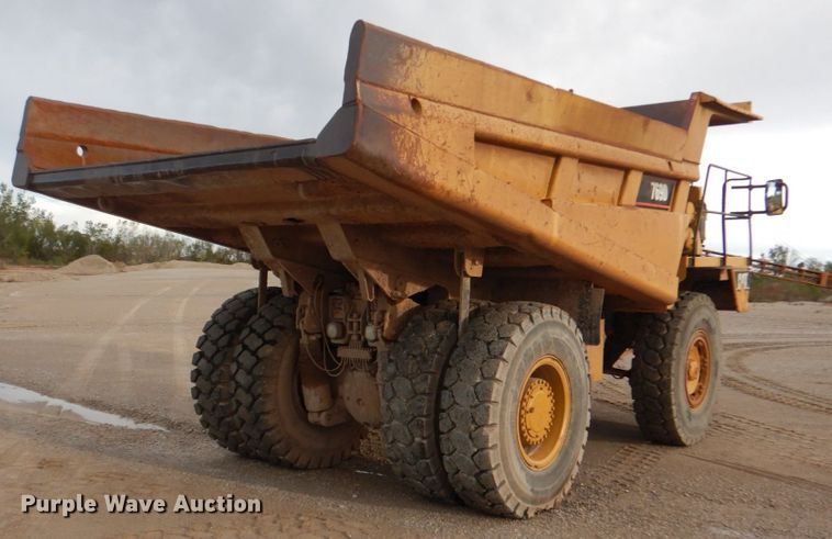 image for item DN6524 2000 Caterpillar 769D  haul truck