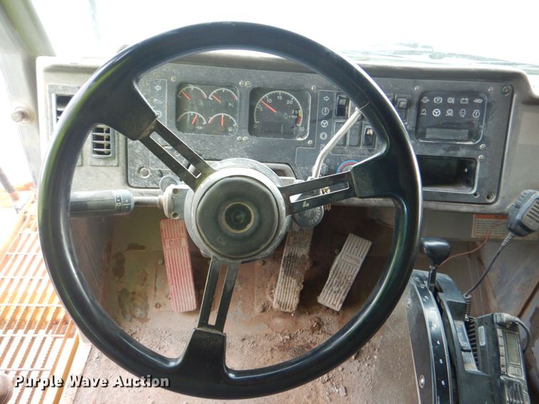 image for item DN6524 2000 Caterpillar 769D  haul truck