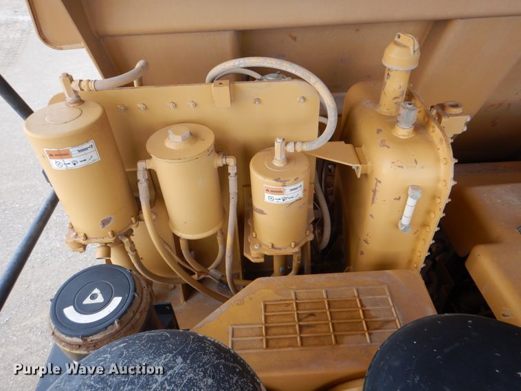 image for item DN6524 2000 Caterpillar 769D  haul truck