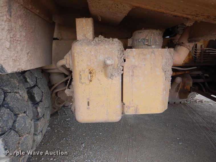 image for item DN6524 2000 Caterpillar 769D  haul truck