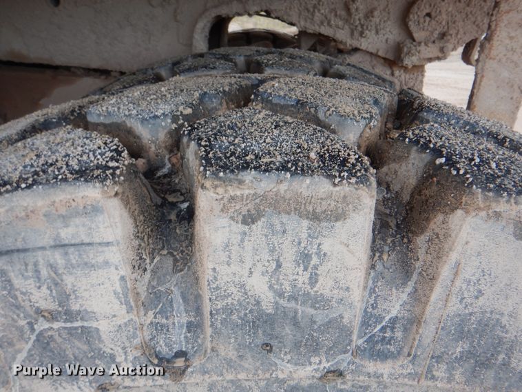 image for item DN6524 2000 Caterpillar 769D  haul truck