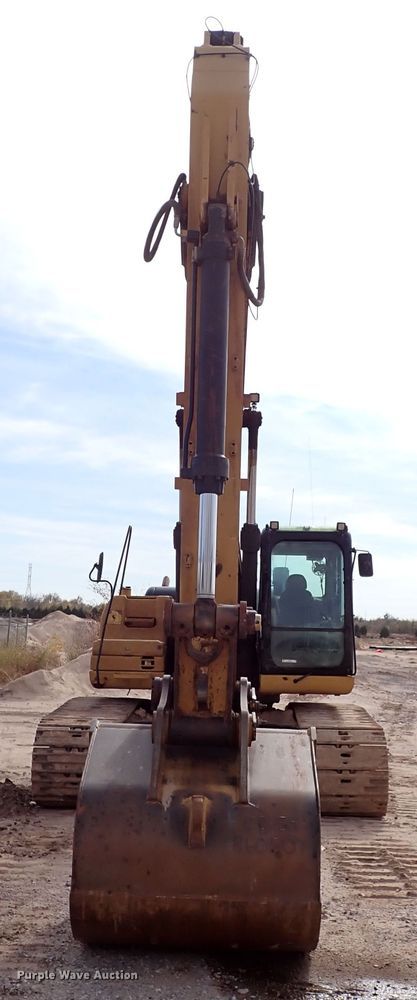 image for item IC9685 2007 Caterpillar 325DL  excavator