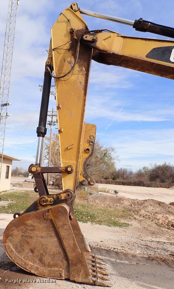 image for item IC9685 2007 Caterpillar 325DL  excavator